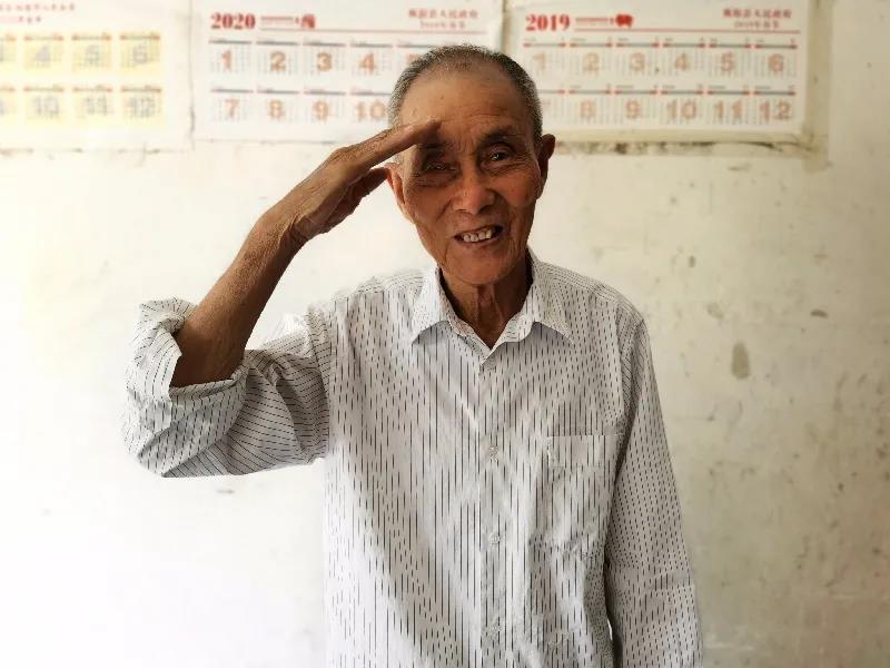 【最可爱的人】热血男儿上战场 机智勇敢屡立功2.jpg