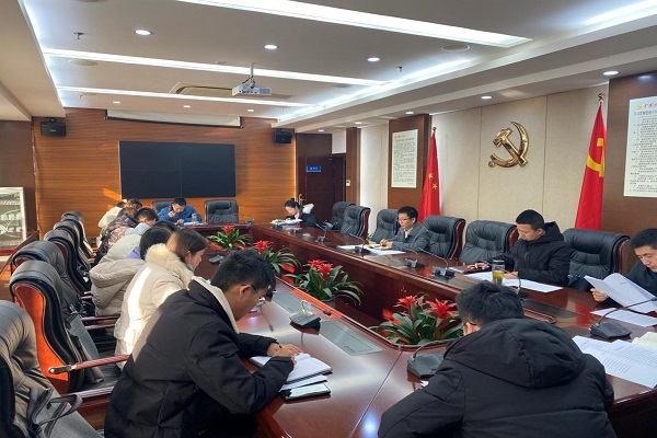 郊区区委组织部召开选调生座谈会1.jpg