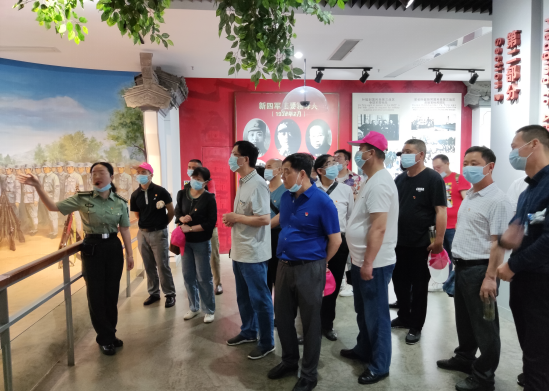 围绕发展抓党建 抓实党建促发展.png