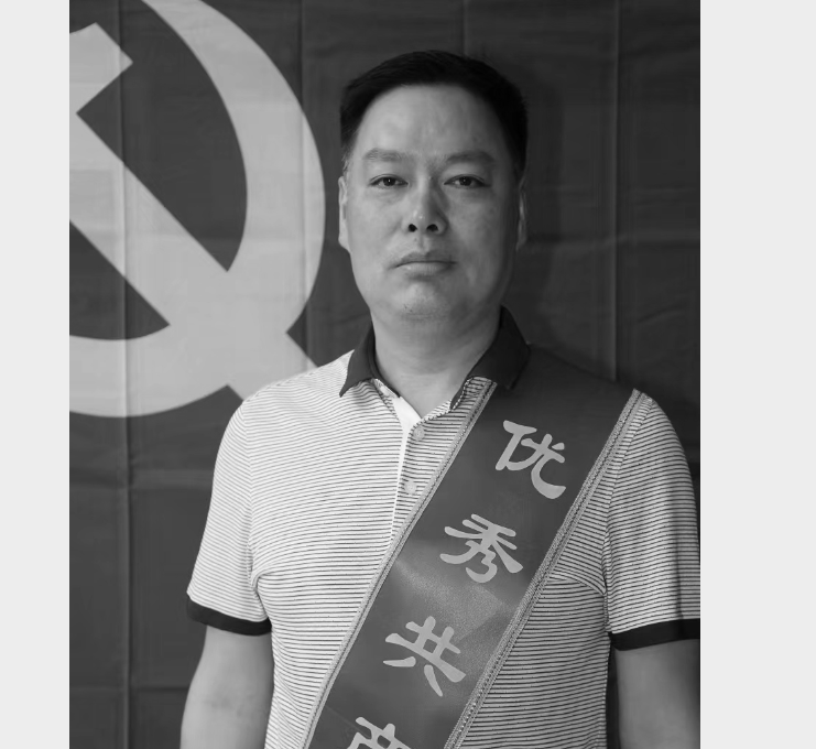 担当奉献铸忠诚——追记市优秀共产党员管青松.png