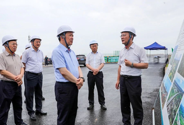 杨书记.jpg